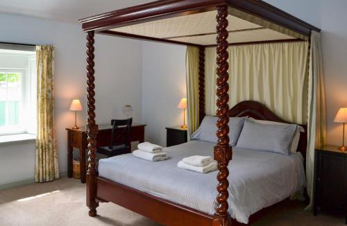 Gordon House | Courtyard Cottage