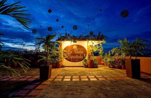 Estancia Apartment | Courtyard Haven: Klibo Escape