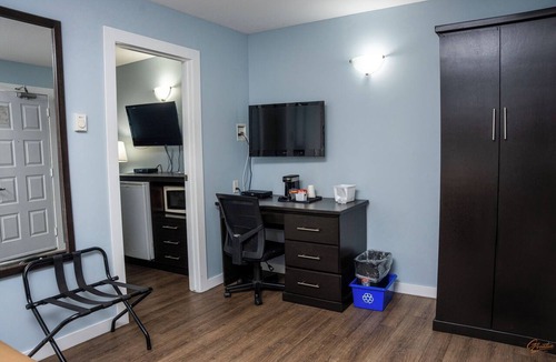 Vernon Hotel | Courtyard Inn Vernon
