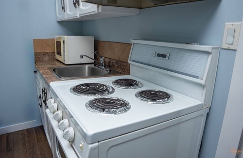 Vernon Hotel | Courtyard Inn Vernon