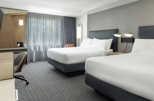 Lake Arbor Hotel | Courtyard Largo Medical Center Drive