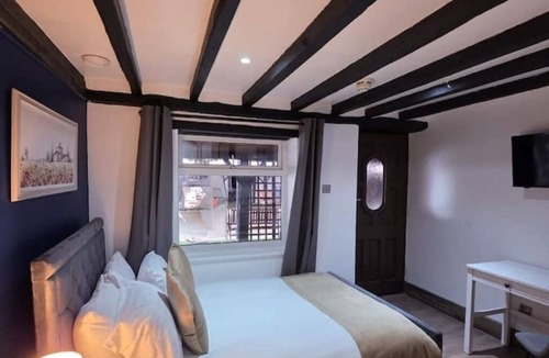 Stotfold Bed & Breakfast | Courtyard Lodge -Room 8 on suite