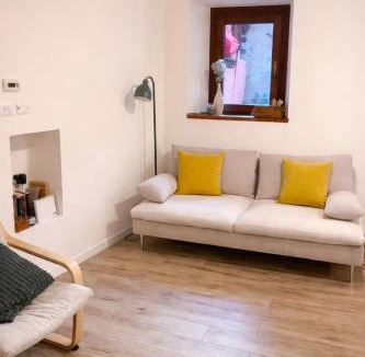 Sala Comacina Apartment | Courtyard Nook - Sala Comacina