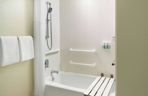 Abacoa Hotel | Courtyard Palm Beach Jupiter