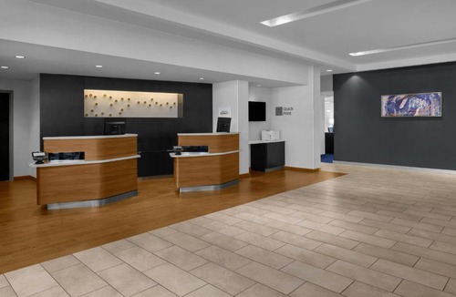South Hills Hotel | Courtyard Pittsburgh Settlers Ridge/Robinson Township