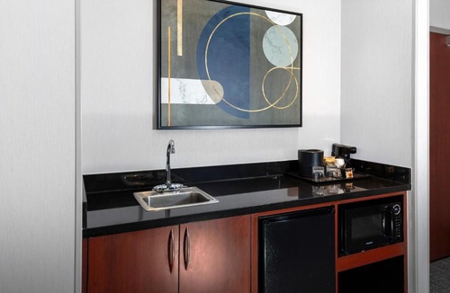 Grapeville Hotel | Courtyard Pittsburgh Greensburg