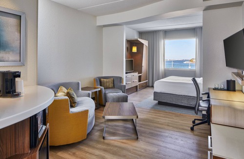Madeira Beach Hotel | Courtyard St. Petersburg Clearwater/Madeira Beach