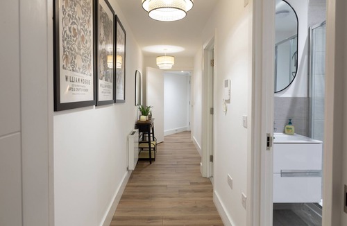 Southampton City Centre Apartment | Courtyard View