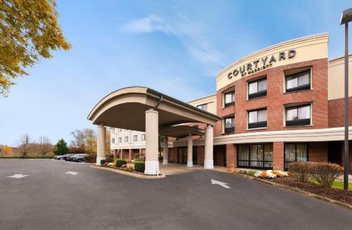 Wall Township Hotel | Courtyard Wall at Monmouth Shores Corporate Park