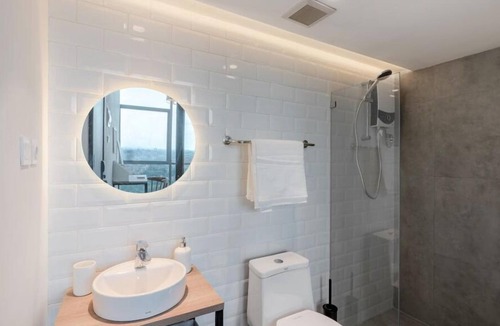 Tangerang Hotel | Cove Hillcrest