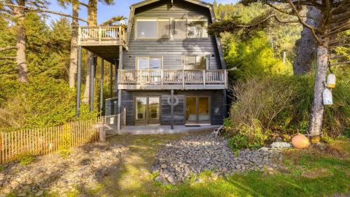 Arch Cape House | Cove Keep by AvantStay