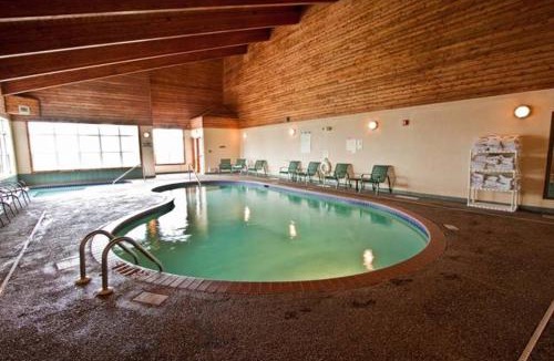 Beaver Bay Resort | Cove Point Lodge
