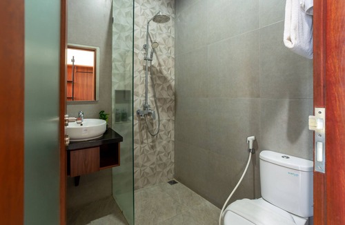 Renon Hostel | Cove Ransha Stay