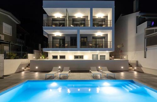 Nea Iraklitsa Apartment | Cove Suites