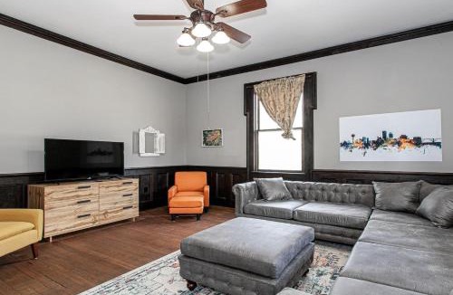 Knoxville House | Covenant Park 3 Min - Old City 5 Min - Sleeps 16