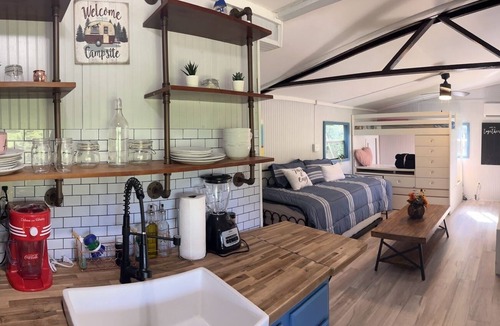 Stanton Cabin | Covered Bridge + Cabin on water w/hot tub IN the Red River Gorge!