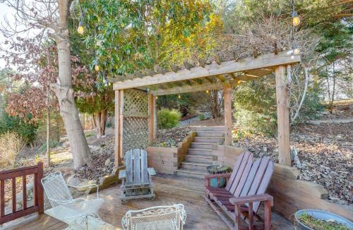 Weaverville House | Covered Deck & Fire Pit: Weaverville Getaway!