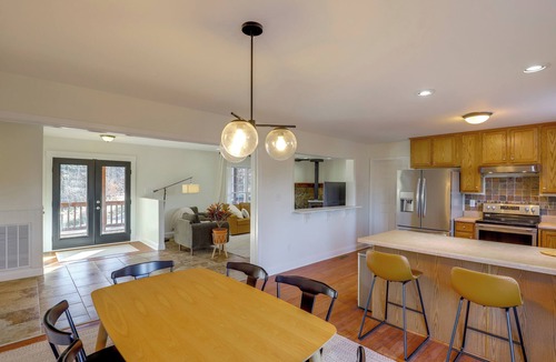 Weaverville House | Covered Deck & Fire Pit: Weaverville Getaway!