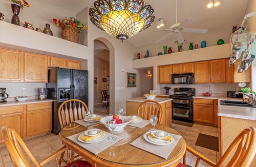 Gilbert House | Covered Patio, Lava Rock Gas Fire Pit, Near Spring Training, Golf, Hiking & Biking; 30 Day Min