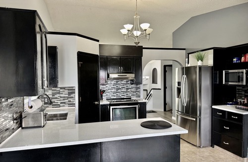 Calgary House | Covington Close