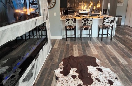 Appleton Apartment | Cowboy Couture at Ritchie’s Residence of Kensington