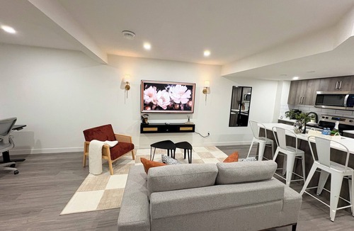 Chestermere House | Coziest & Modern Basement Retreat East of Calgary
