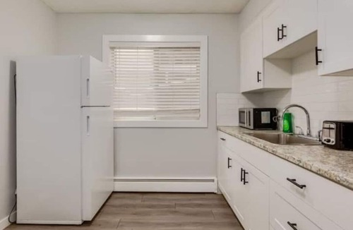 Connaught Apartment | *Cozy* 1 Bdrm Apt In DT Calgary!
