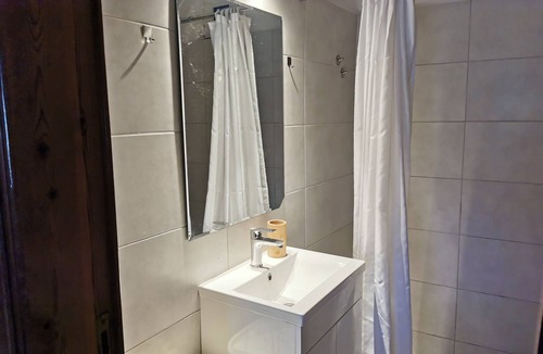 Agios Nikolaos Town Apartment | Cozy 1-bedroom apartment in charming Kalo Horio village with AC