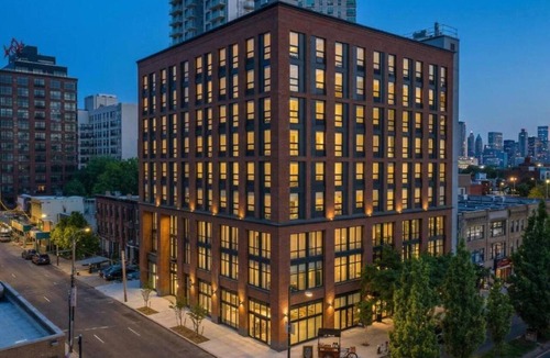 Hunters Point Apartment | Cozy 1 Bedroom Apartment 1 Queen Bed|LIC