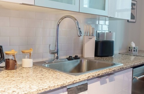 Central Business District Apartment | Cozy 1-Bedroom Apartment In serene Cincinnati With Ac and gym access