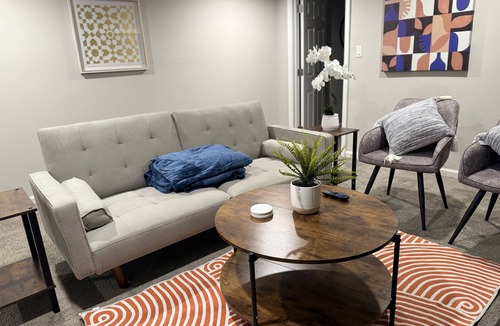 Old Goucher House | Cozy 1-bedroom Basement apartment in Station North Bmore close to inner Harbor