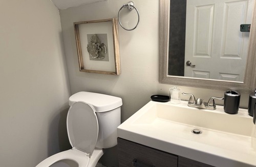 Old Goucher House | Cozy 1-bedroom Basement apartment in Station North Bmore close to inner Harbor
