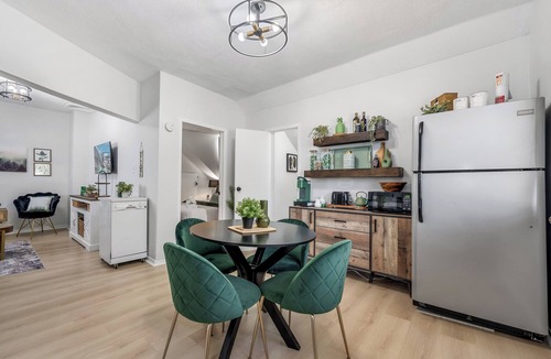 St. Catharines Apartment | Cozy 1 bedroom, centrally located minutes to Niagara on the Lake, Niagara Falls.