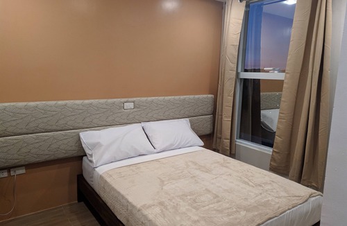 Iligan Hotel | Cozy 1-bedroom hotel in superb Iligan City with AC, WiFi