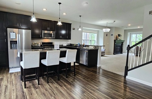 Eagan Apartment | Cozy 1-bedroom in a shared townhome 10 min from airport and Mall of America