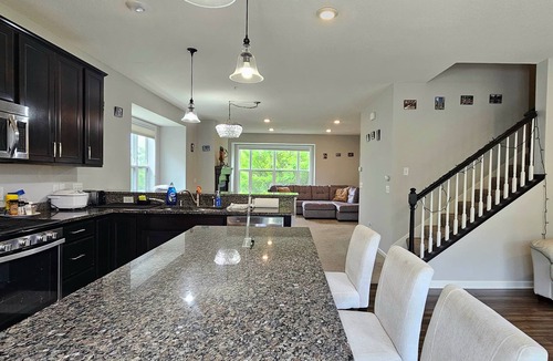 Eagan Apartment | Cozy 1-bedroom in a shared townhome 10 min from airport and Mall of America