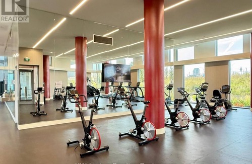 Clanton Park Condo | Cozy 1-bedroom plus den condo near Yorkdale mall with fitness room in Toronto