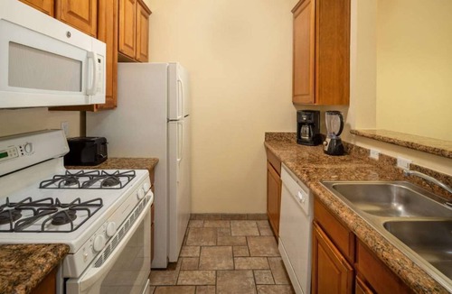 Las Vegas Resort | Cozy 1-bedroom resort in peaceful Las Vegas off the strip