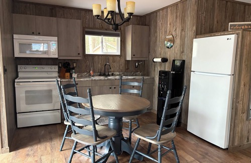 Alger Cabin | Cozy 1-bedroom studio cabin on Secord Lake 2.5hrs north of Detroit.
