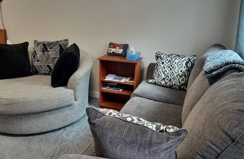 Belgrade Lakes Apartment | Cozy 1-bedroom studio in tranquil Belgrade with AC