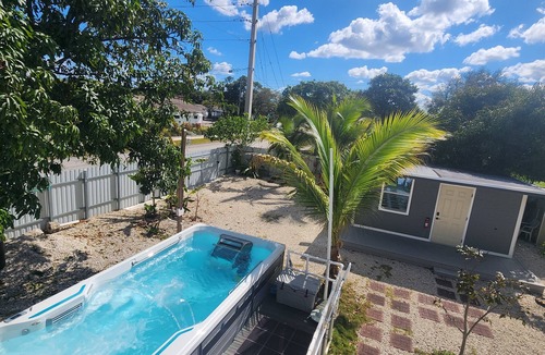 West Park Apartment | Cozy 1-bedroom studio in pleasant hollywood with AC