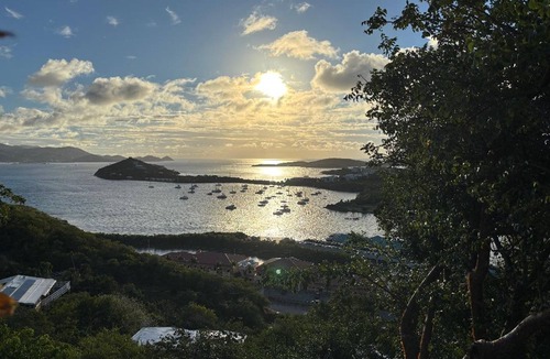 Estate Smith Bay Apartment | Cozy 1-bedroom studio in the heart of Red Hook, St Thomas. AC and solar power.