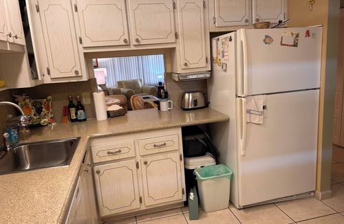 Hallandale Beach Condo | Cozy 1-bedroom condo across the street from Gulfstream Park Casino and Racing.