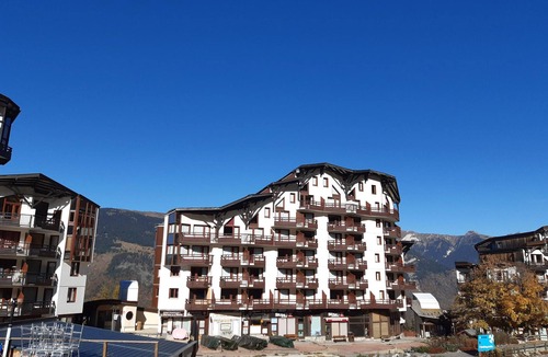 La Perriere Apartment | Cozy 1-BR in La Tania, south balcony, sleeps 4, pets welcome