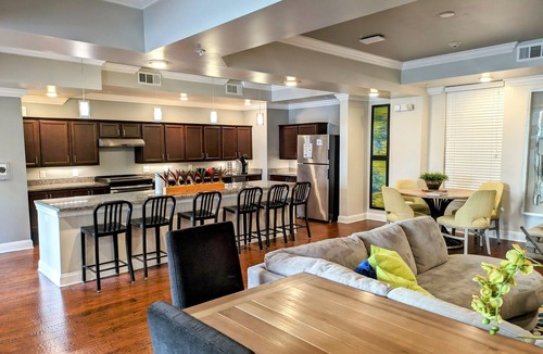 South Nashville Apartment | Cozy 1Br Near Downtown + Free Parking + Wifi+ Pool