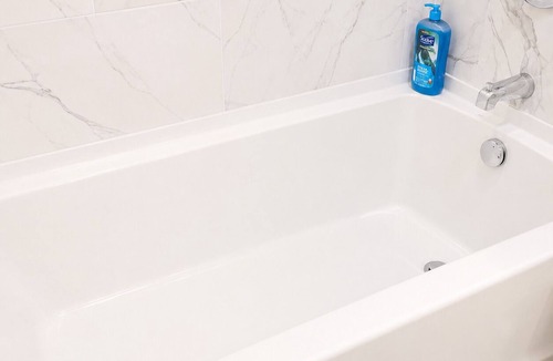 Corn Hill Apartment | Cozy 1BR with equipped kitchen, dining table, TV, Wi-Fi, near High Falls.