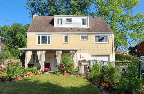 Monroeville House | Cozy 2 bed/2.5 bath home with beautiful yard in peaceful neighborhood.