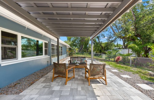 Clearwater House | Cozy 2 Bed 2 Bath Home Near Beaches and Downtown Dunedin.