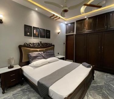 Gulshan-e-Iqbal Apartment | Cozy 2-Bed Portion at Gulshan Iqbal blk 7