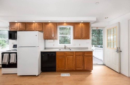 Ocean Park House | COZY 2 BEDROOM ONLY MINUTES FROM THE BEACH